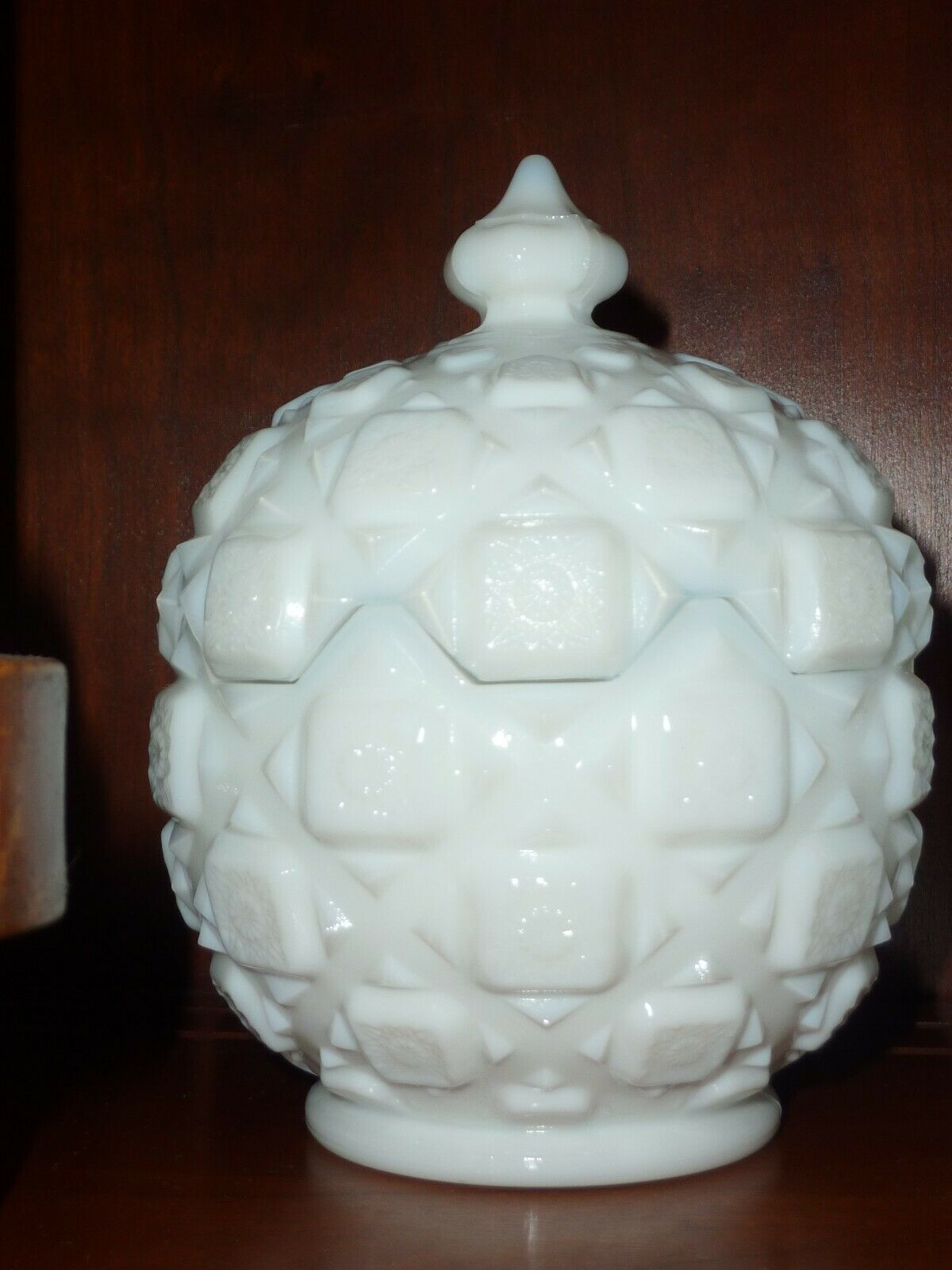 Old Quilt Pattern Westmoreland White Milk Glass Round Footed Candy Dish With Lid
