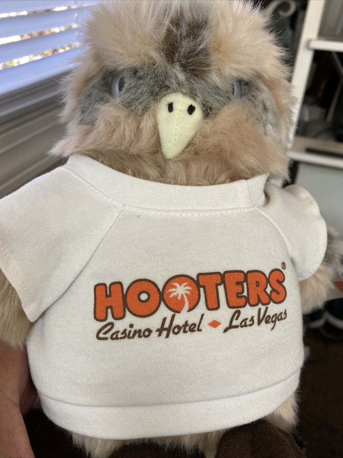 Gund Hooters Owl Stuffed Plush Casino Hotel Las Vegas Hard Eyes Soft Body Fur